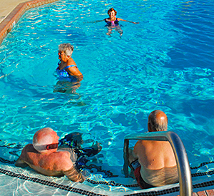 Yuma Lakes Resort - Large Jacuzzi